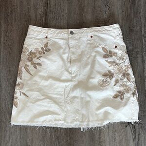 Abercrombie white denim skirt with embroidered flowers